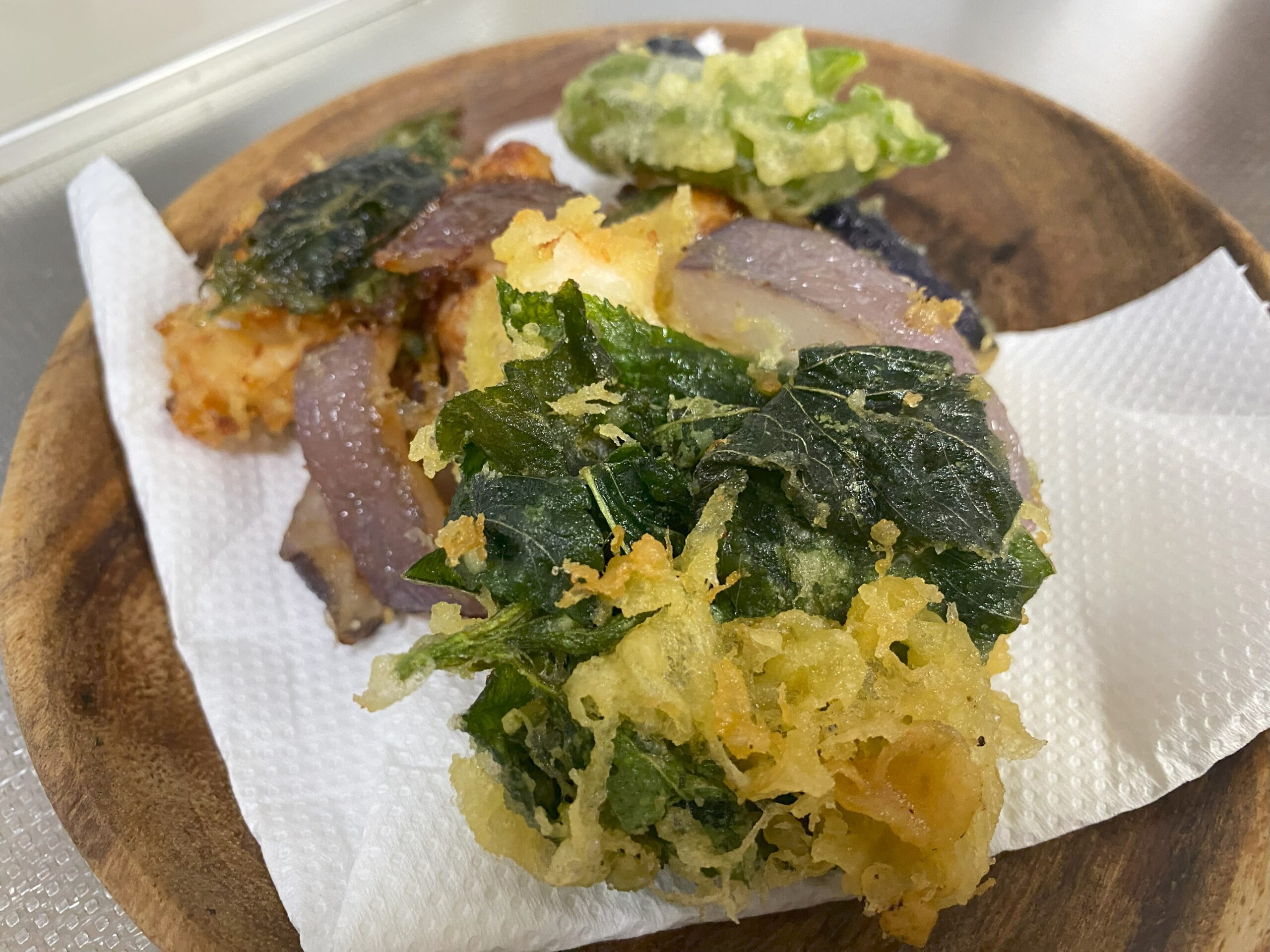 モロヘイヤとエビのかき揚げ